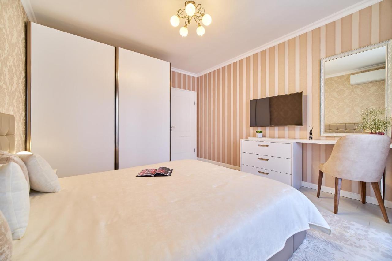 Premium Center Apartment In Grand Karavel Варна Экстерьер фото